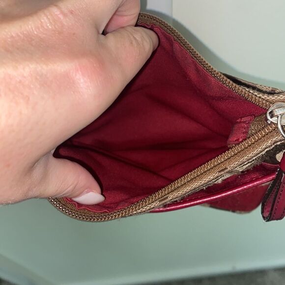 Coach Crossbody bag!​ - Picture 3 of 4